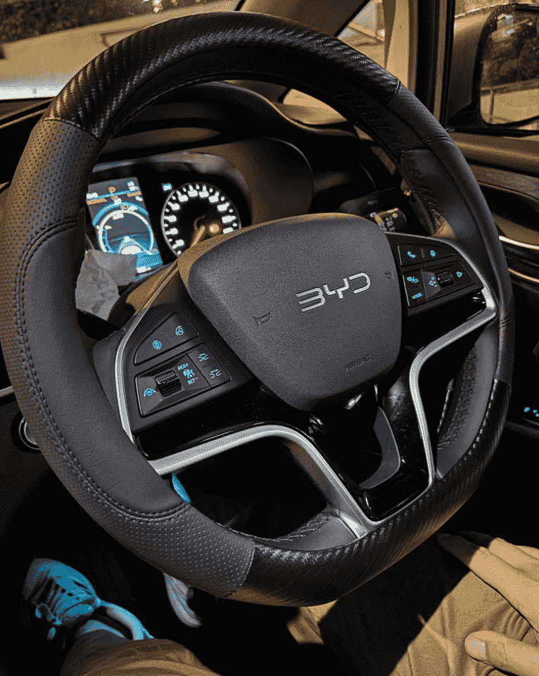 Xevaban.com ở 214 Giải Phóng là đơn vị chuyên cung cấp phụ kiện oto, đồ chơi oto, đồ chơi M6, phụ kiện M6, xevaban, 214 giải phóng, bọc vô lăng byd m6, ốp vô lăng byd m6, trang trí vô lăng byd m6.